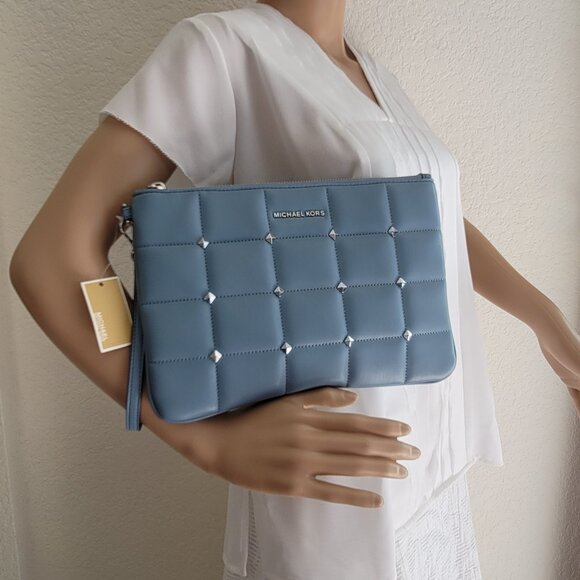 MICHAEL KORS Jet Set Soft Quilted Top-Zip Large Pouch with Wrist Strap-Chambray⭐ - Picture 16 of 16